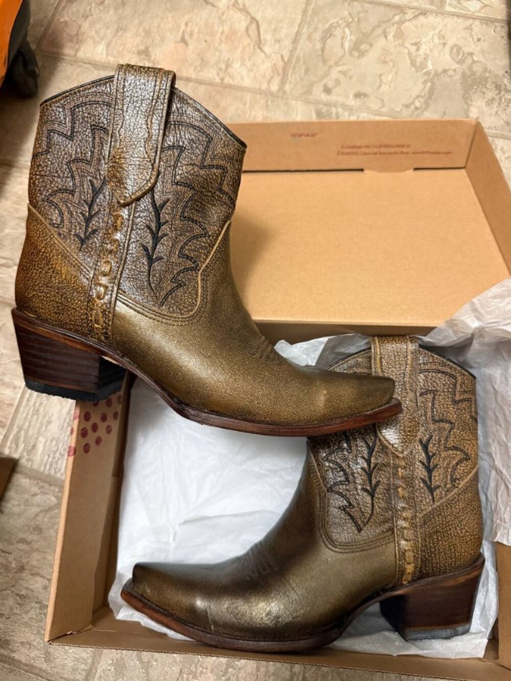 NWT Embroidered Leather Ankle Cowboy Boots Women Size 8